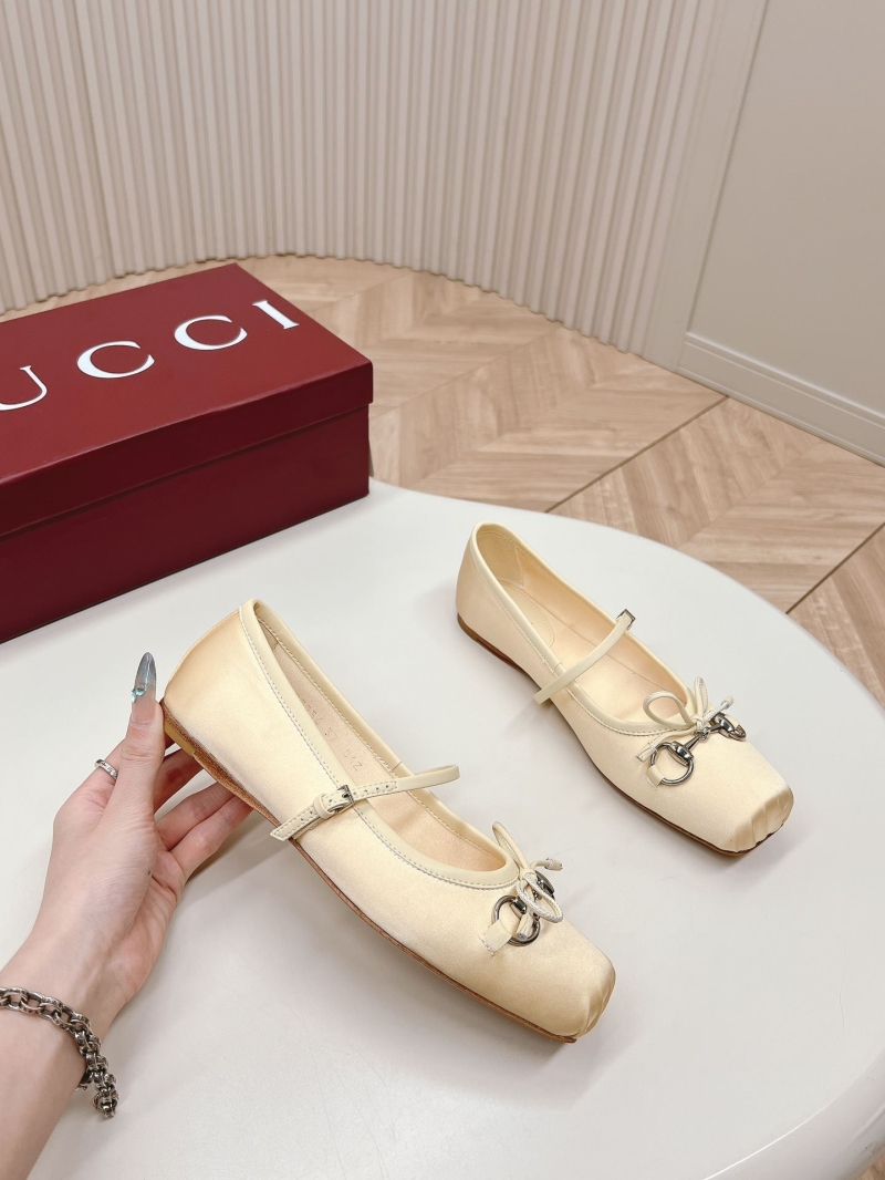 Gucci Flat Shoes